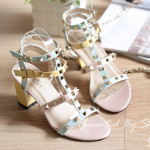 พร้อมส่ง : รองเท้าส้นสูง Valentino pumps rainbow color t-strap rockstud (สีชมพู)