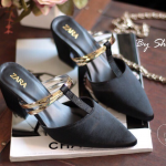 พร้อมส่ง : รองเท้า Zara ส้นตันคาดทอง (สีดำ)