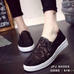 พร้อมส่ง : รองเท้าลูกไม้สไตล์ Givenchy (สีดำ)