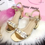 พร้อมส่ง : รองเท้าส้นสูง miumiu (สีทอง)