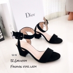 รองเท้าส้นตันแต่งสายรัดเข็มขัด (สีดำ)