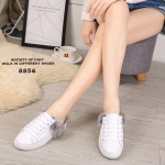 รองเท้าผ้าใบเปิดส้นแต่งขน (สีขาว)