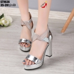 รองเท้าส้นสูงสายไขว้เพชร (สีเงิน)