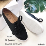 รองเท้าผ้าใบทรงคัทชูฉลุลาย (สีดำ)