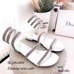 รองเท้าแตะสวมแต่งอะไหล่เพชร (สีเงิน)