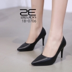 รองเท้าคัทชูหุ้มหนังพียูนิ่ม (สีดำ)