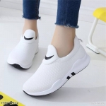 รองเท้าผ้าใบแฟชั่นทรงสวมลาย Sport (สีขาว)