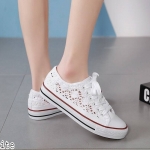 รองเท้าผ้าใบฉลุลายลูกไม้สไตล์Casual