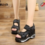 รองเท้าลำลองเสริมส้นแต่งกลิตเตอร์ (สีดำ)