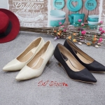 รองเท้าคัทชูหัวแหลมปั้มนูน (2สี)