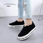 รองเท้าผ้าใบทรงslip onแต่งชาย (สีดำ)