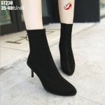 รองเท้ายูทหุ้มข้อกำมะหยี่ (ส้นเข็ม)