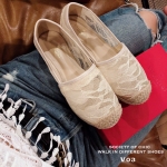 รองเท้าลูกไม้ Style Valentino