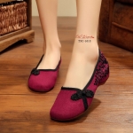 รองเท้าปักแต่งลาย (สีแดง)