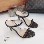 รองเท้าส้นสูงเปิดส้นแต่งสายคาด