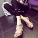 รองเท้าส้นเข็มตอกหมุด (สีเงิน)