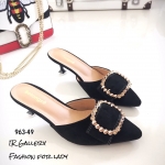 รองเท้าเปิดส้นทรงหัวแหลมแต่งอะไหล่โบว์ (สีดำ)