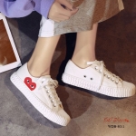 รองเท้าผ้าใบแคนวาสแต่งลายหัวใจ (สีขาว)