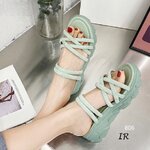 รองเท้าแตะส้นเตารีดพื้นอมยิ้ม (สีเขียว)