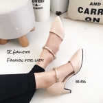 รองเท้าคัทชูส้นเตี้ยแต่งอะไหล่ (สีครีม)