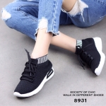 รองเทเา้ผ้าใบสไตล์Sportแต่งขอบถุงเท้าลายทาง (สีดำ)