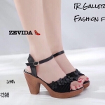 รองเท้าส้นสูงรัดข้อแต่งดอกไม้ (สีดำ)