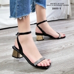 รองเท้าส้นเตี้ยแต่งสายคาดเพชร (สีดำ)