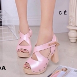 รองเท้าส้นสูง Platform