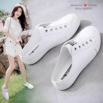 รองเท้าผ้าใบเปิดส้นทรงสวม (สีขาว)