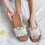 รองเท้าแตะสวมหนังกลับ (สีครีม)