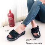 รองเท้าแตะเมทัลลิคแต่งอะไหล่ (สีดำ)
