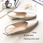 รองเท้าส้นเตี้ยรัดส้นทรงวี (สีทอง)