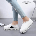 รองเท้าผ้าใบทรงslip onแต่งชาย (สีขาว)