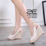 รองเท้าส้นเตารีดพียูรัดส้น (สีครีม)