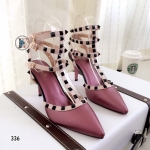 รองเท้า Style Valentino หมุดดำ (สีแดงเข้ม)