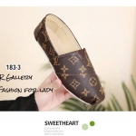 รองเท้าทรงสวม Style LV