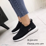 รองเท้าผ้าใบทรงสวมแต่งโลโก้ (สีดำ)