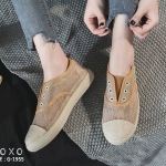 รองเท้าผ้าใบทรงสวมแต่งลายลูกไม้ (สีกากี)