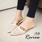 รองเท้าหัวแหลมคาดทอง