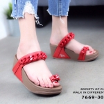 รองเท้าลำลองสไตล์สุขภาพแต่งโซ่ (สีแดง)