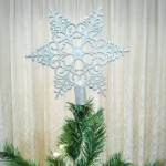 ดาวประดับยอดสน เกล็ดหิมะ ลายฉลุ กากเพชรสีเงิน 20 ซม.