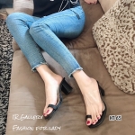 รองเท้าส้นเตี้ยสวมโป้งทรงเปิดส้น (สีดำ)