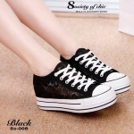 รองเท้าผ้าใบเกาหลีฉลุลาย (สีดำ)