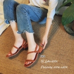 รองเท้าลำลองเสริมส้นหนังกลับ (สีน้ำตาล)