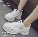 รองเท้าผ้าใบสไตล์ Sportแต่งหัวใจ (สีดำ)