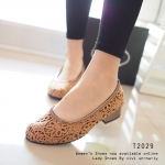 พร้อมส่ง : รองเท้าคัทชูลูกไม้เสริมส้น (สีน้ำตาล)