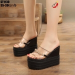 รองเท้าส้นเตารีดแต่งดอกไม้เพชร (สีดำ)