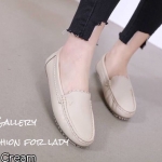 รองเท้าคัทชูหนังนิ่แบบสวม (สีครีม)