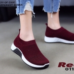 รองเท้าผ้าใบทรงสวมขอบถุงเท้า (สีเลือดหมู)