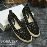 พร้อมส่ง : รองเท้าคัทชูผ้าลูกไม้ (สีดำ)